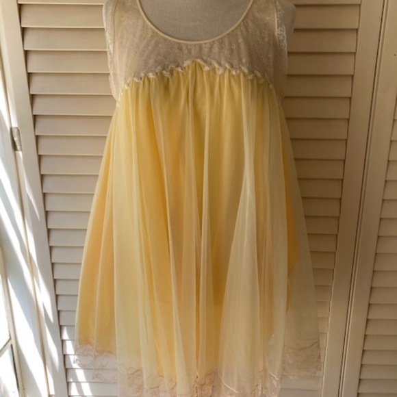 Bonwit Teller Chiffon Peignoir Set - Picture 9 of 16